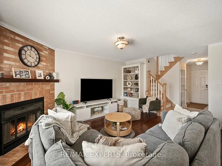 11 Penton Dr — Photo 5