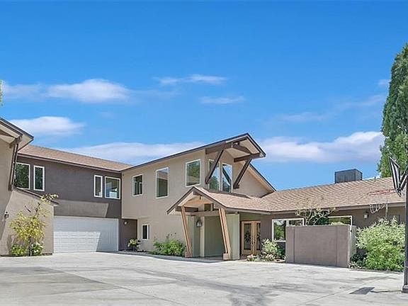 2nd image of 9590 Mule Deer Dr