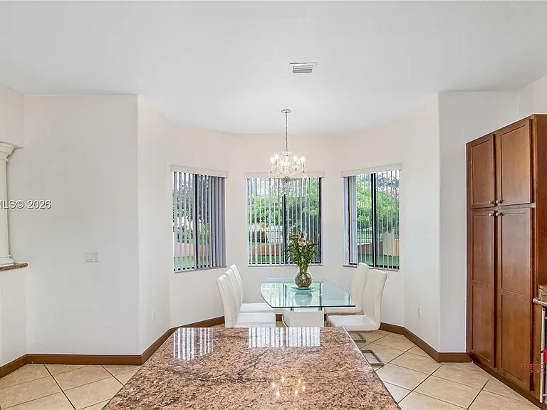 7833 SW 194th Ter — Photo 10