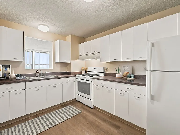The Pavilion Apartments — Photo 5