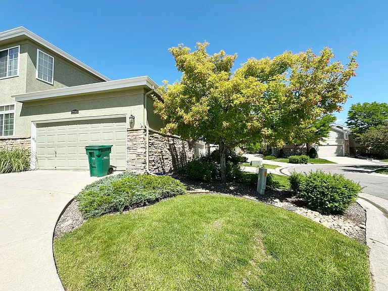 22351 E Plymouth Cir — Photo 3