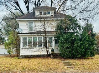 306 13th St NW, Faribault, MN 55021