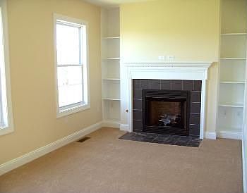 4th image of 1015 NW Oak Tree Blvd