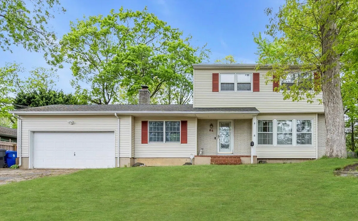 4 bed, 1.5 bath, 1776 sqft, $3,600 — Photo 1