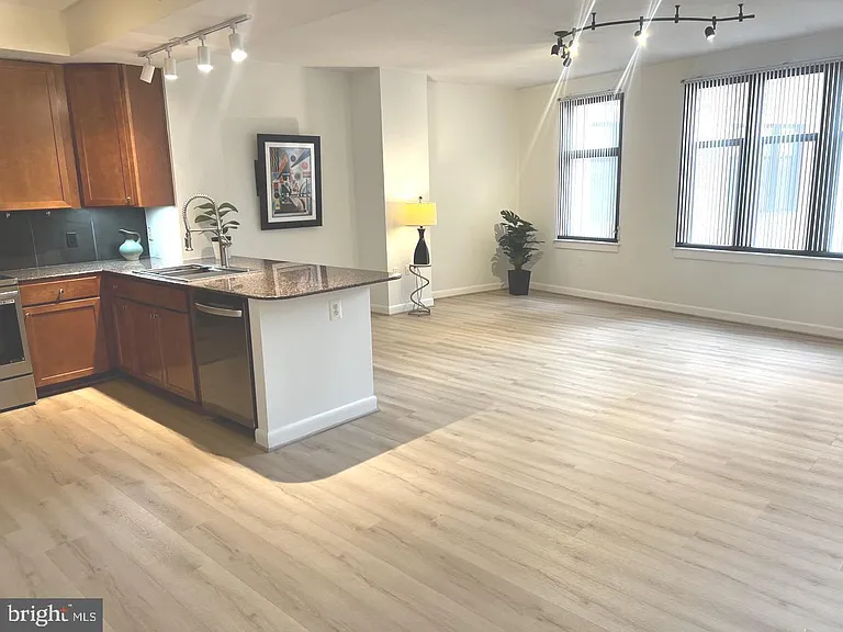 400 Massachusetts Ave NW #1009 — Photo 11