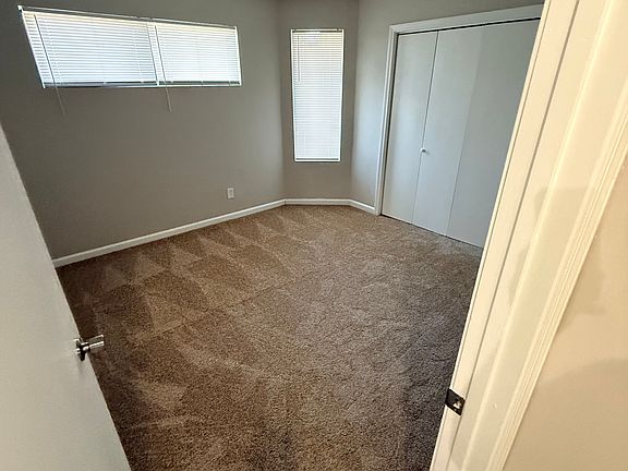 4th image of 2000 Greens Blvd #38