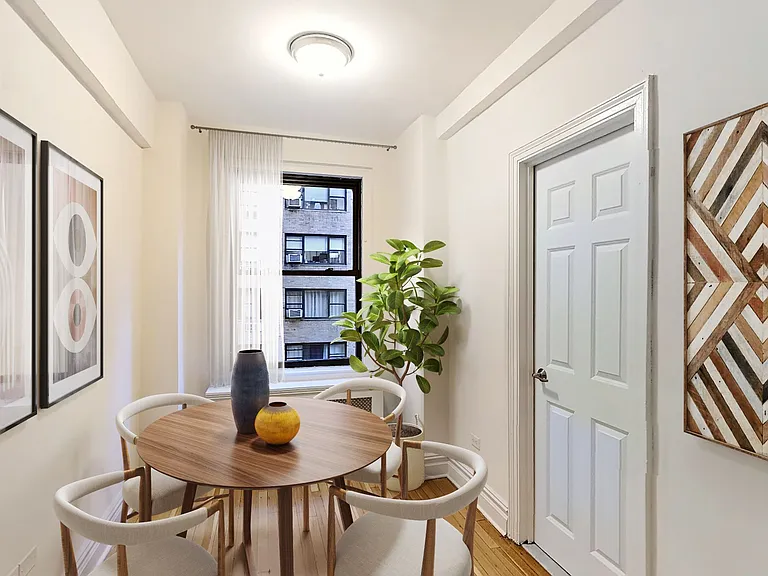 405 E 54th St #10Q — Photo 3