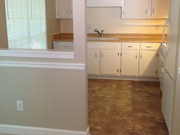 5th image of 756 Brittany Ct