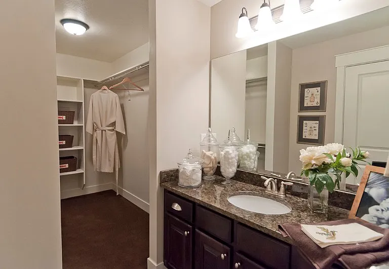 869 W Pantani Ct — Photo 7