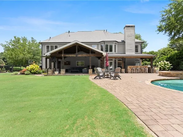 320 Wigton Dr, Milton, GA 30004
