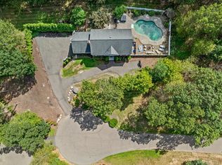 30 Renees Way, Madison, CT 06443