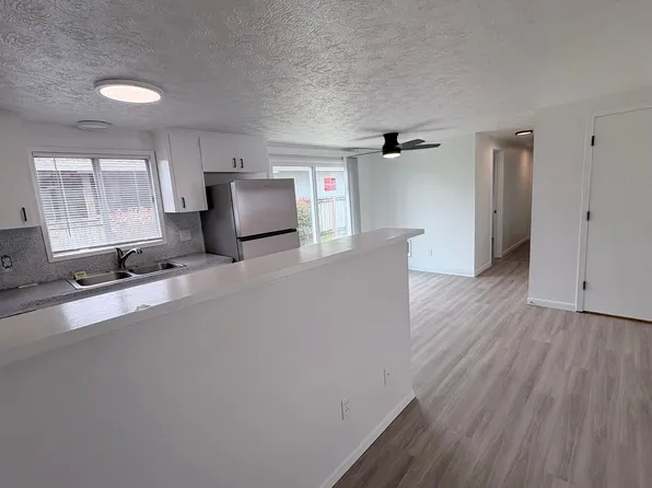 ZhH1600 A & B, 1600 SE 168th Ave APT A, Vancouver, WA 98683
