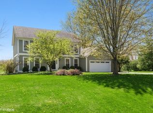 6217 Hidden Oak Dr, Crystal Lake, IL 60012