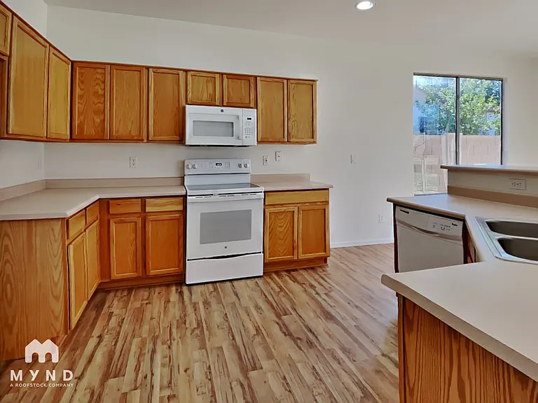 13133 W Citrus Way — Photo 3
