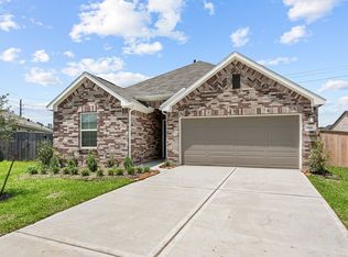 901 Gentle Moss Dr, Magnolia, TX 77354