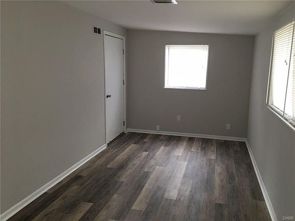 5th image of 821 Foley Dr