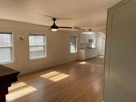 4th image of 1015 Gordon Ave
