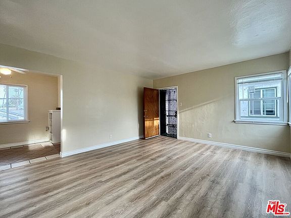 4th image of 4426 Arlington Ave