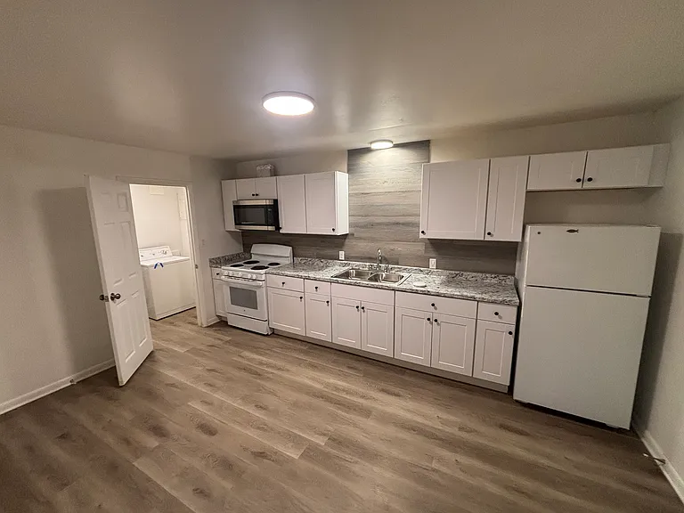 915 35th Avenue Ct #915 — Photo 2