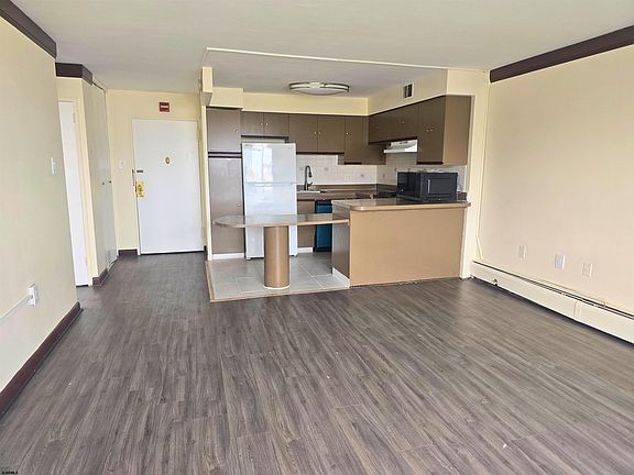 5th image of 3817 Ventnor Ave APT 410