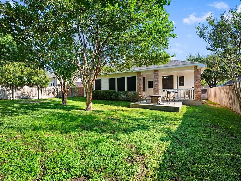 4435 Hunters Lodge Dr — Photo 39