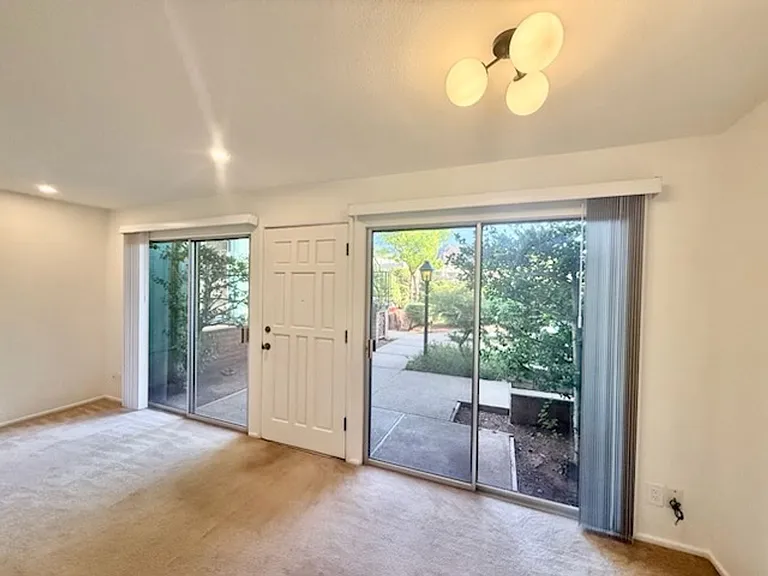 50 Sombart Ln — Photo 13