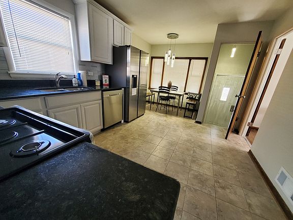 5th image of 12719 S Bishop St