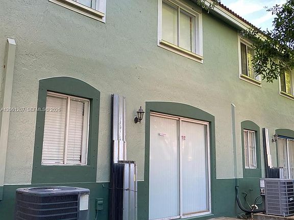 3rd image of 2430 SE 14th Ave #276