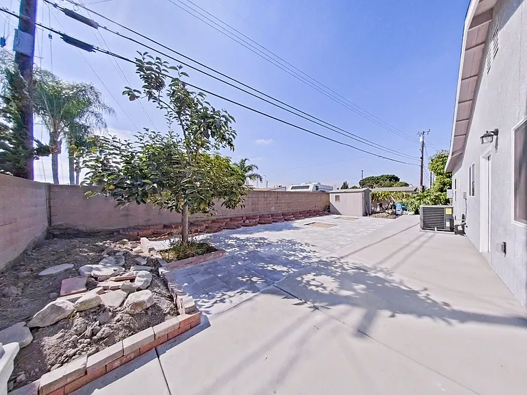 10572 Chamberlain Ave — Photo 23