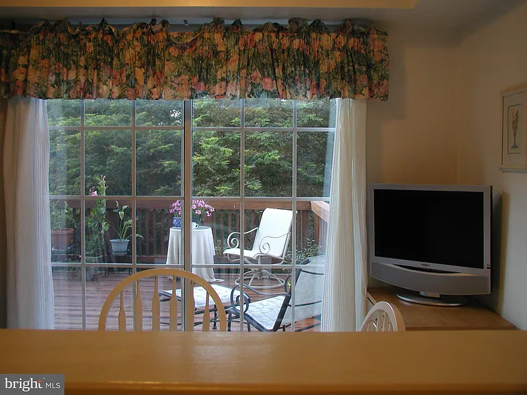 8686 Manahan Dr — Photo 7