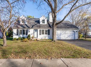 1714 Rita Ave, St Charles, IL 60174