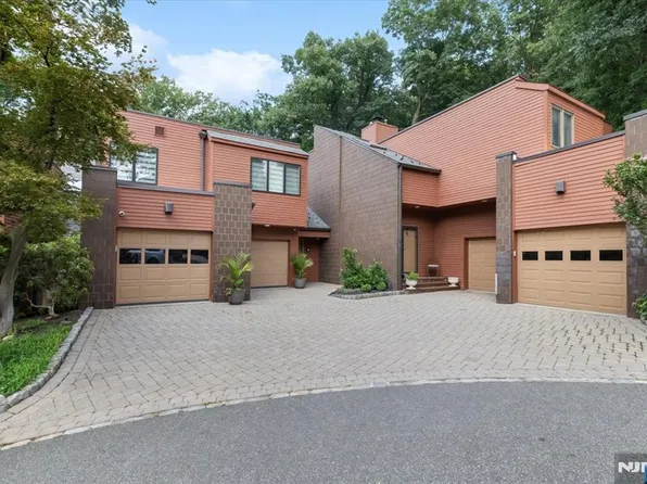 51 Old Quarry Rd, Englewood, NJ 07631