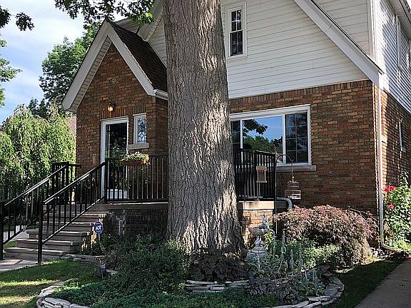 2nd image of 15404 Garfield Ave
