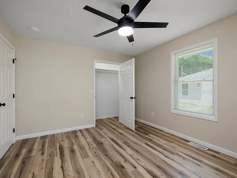 1649 N Patterson Ave — Photo 15