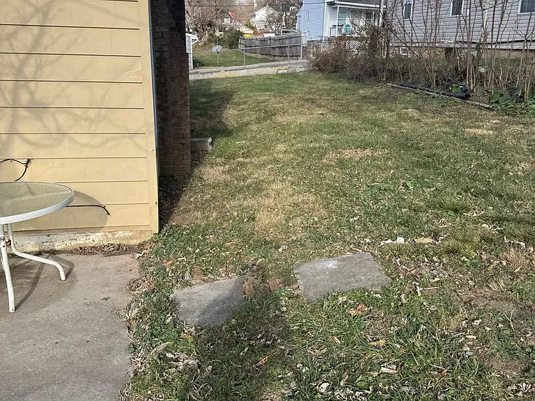327 N Centre St — Photo 9