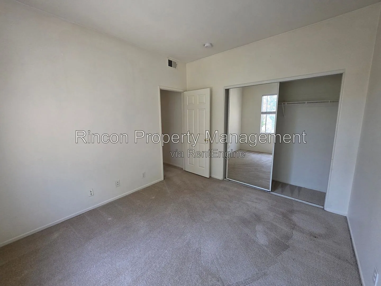 3 bed, 2.5 bath, 1914 sqft, $4,200 — Photo 3