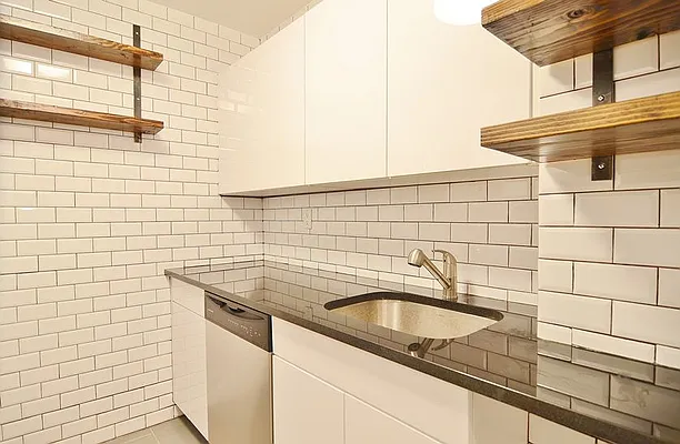 Rented by Park Property Advisors | media 1