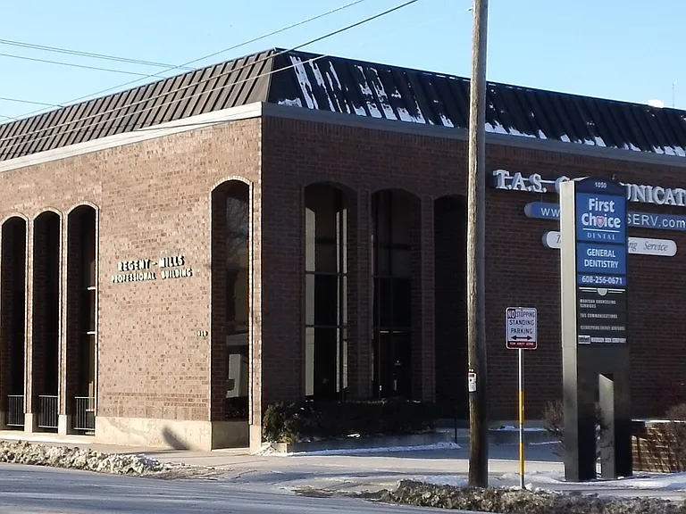 1050 Regent St — Photo 1