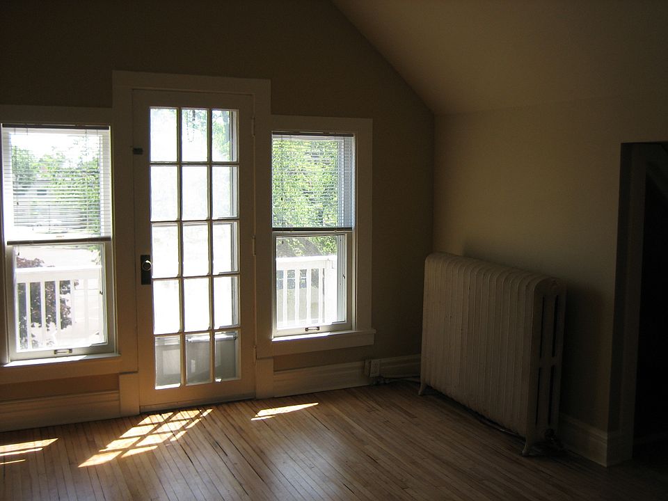 2nd image of 2100 Dupont Ave S APT 3