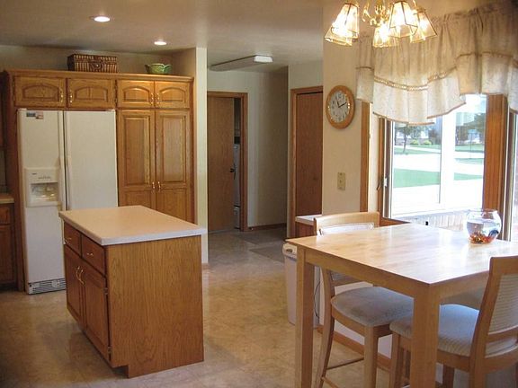 Plenty of work space!