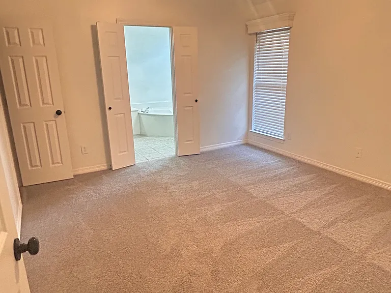 8161 Durham Dr — Photo 6