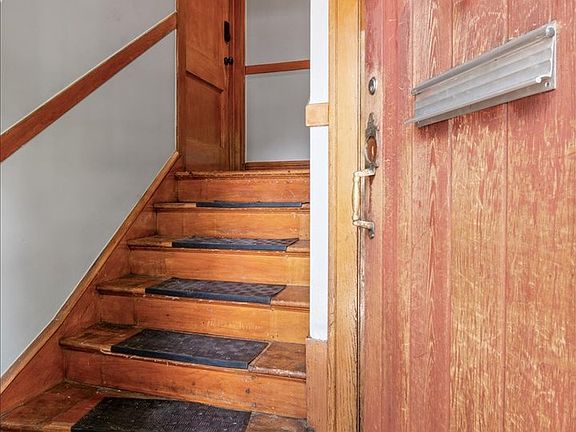 2nd image of 1837 Grove Ave
