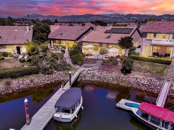 25 Sea Breeze Ct