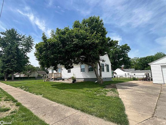 2nd image of 1401 Chester Ave