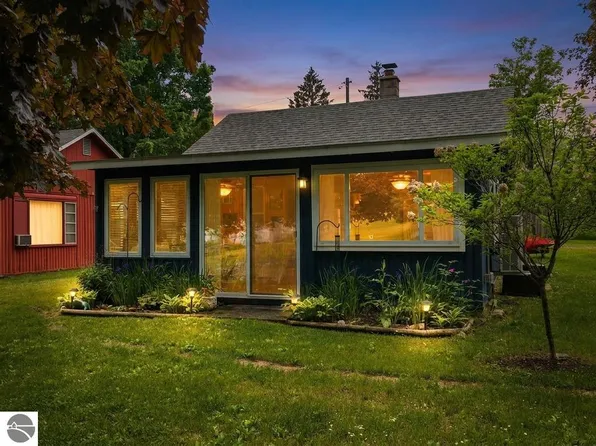 7752 & 7754 Maple St, Central Lake, MI 49622