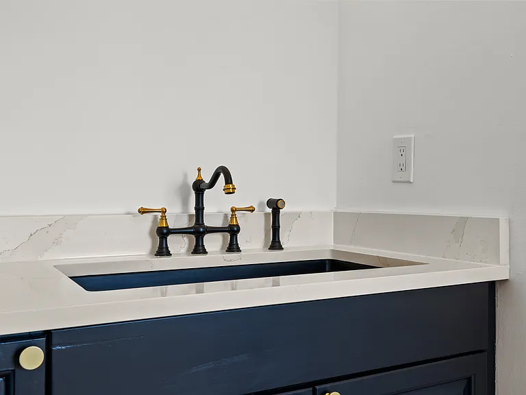 903 Carolyn Ave #B — Photo 10