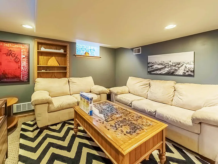 5170 N Bay Ridge Ave — Photo 17