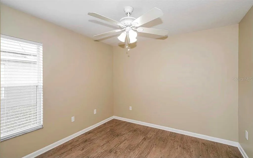 4 bed, 2.0 bath, 2232 sqft, $1,900 — Photo 3