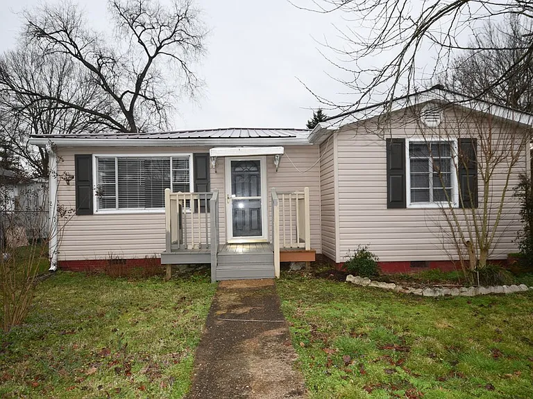 716 Henderson Ave — Photo 1