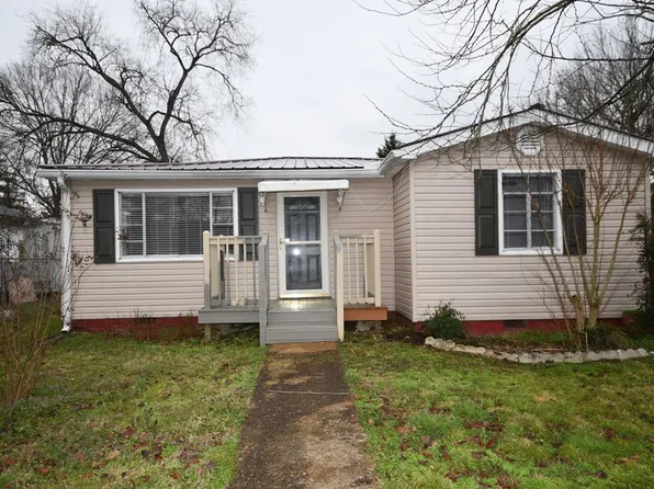 716 Henderson Ave, Rossville, GA 30741